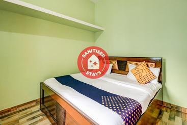 ホテル Spot On 77611 Hanuman Ji Guesthouse