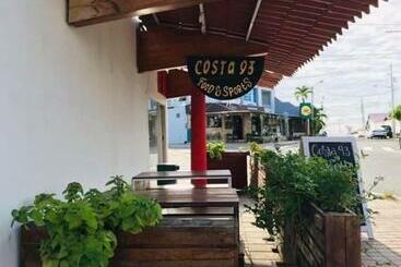 تختخواب و صبحانه Veranera Hostal