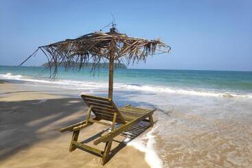 هتل Oliver`s Laguna Eco Lodge