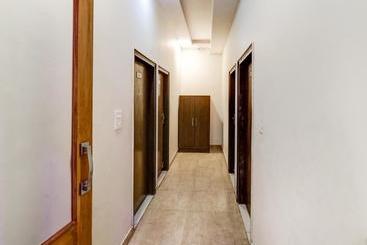 酒店 Oyo 77865  555