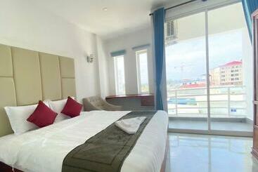 בית מלון כפרי Phat Power