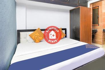 Отель Spot On 77843 Janak Inn