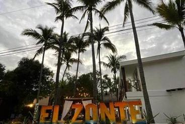 The Beach Break Hotel El Zonte