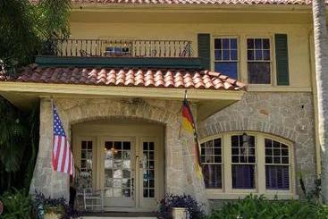 צימר Ms. Maggie's South Country Inn