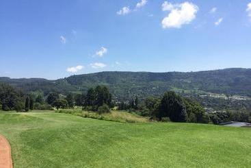 住宿加早餐  Duncountry Victoria Country Club