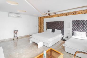 Capital O 72530 Hotel Vivaan