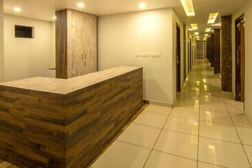 בית מלון כפרי Oaks Residency