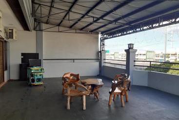 Отель Oyo 731 P3k Suites 1