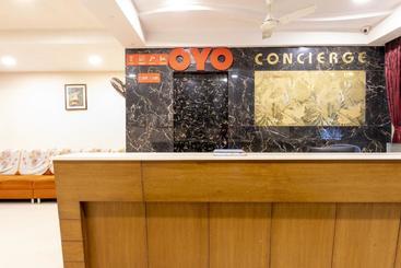 בית מלון כפרי Oyo 77185 Sri Balaji Residency