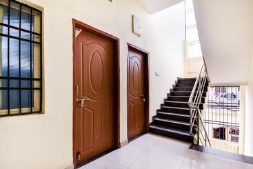 Отель Spot On Mishra Guest House