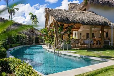 هتل Takuma Boutik