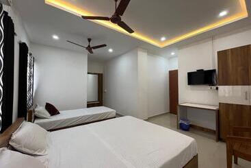 酒店 The Grand Inn