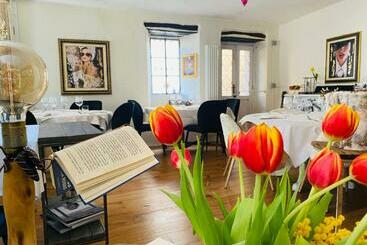 הוסטל Il Borgo Di Sabine