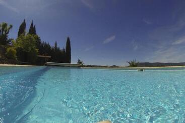 مبيت وإفطار Fleur De Lys