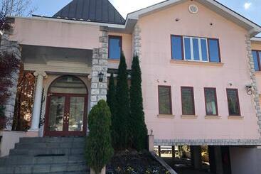 Отель Auberge Mermaid