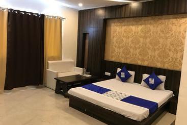 בית מלון כפרי City Palace