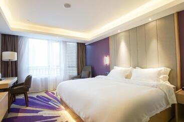 Lavande Hotel Jingmen Planet World City