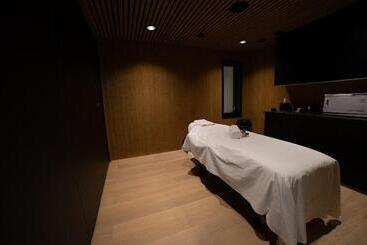 אתר נופש Sorrisniva Arctic Wilderness Lodge