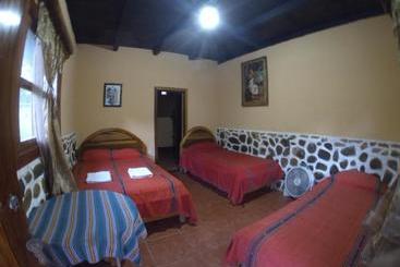 هاستل El Retiro Lanquin