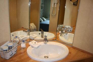 ベッドアンドブレックファースト Chambres D'hôtes & Gites La Chatellenie