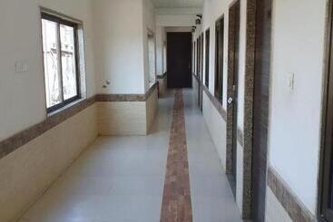 Отель Manuhar Inn