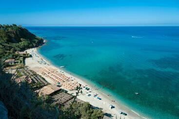 ホテル Stromboli Beach Tropea