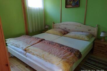 Пансион Hipságh Vendégház