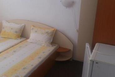 פנסיון Svetla Guest House