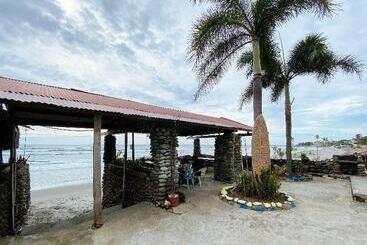 Reddoorz @ White Castle Beach Resort Iba Zambales