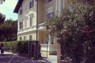 アパートホテル Residence Villa Marina