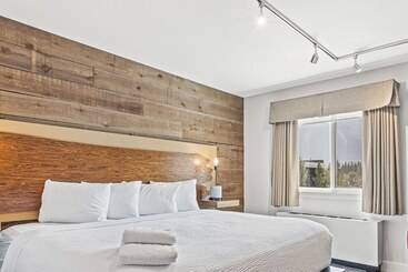 فندق Basecamp Lodge Canmore