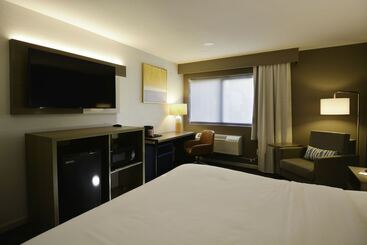 호텔 Comfort Inn & Suites Moreno Valley Near March Air Reserve Base