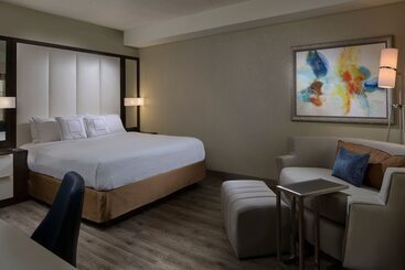 فندق Courtyard Miami Beach South Beach