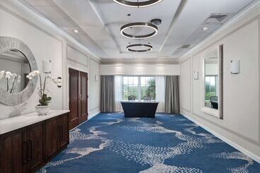 בית מלון כפרי Doubletree Suites By Hilton Naples