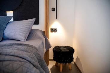 Nisaki Hotel & Elite Suites