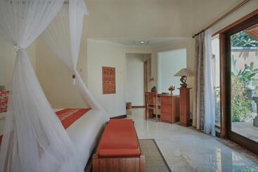 Parigata Villas Resort