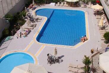 Agela Hotel & Apartments