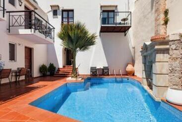 ホテル Calergi Residence Monthly Offers