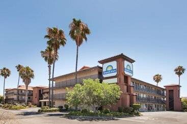 هتل Days Inn By Wyndham San Jose Airport