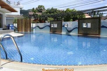 호텔 First Residence