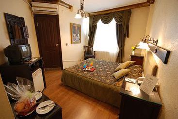 هتل Megara Palace Oldcity