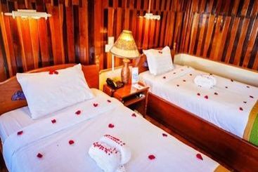 هتل Pine Hill Resort