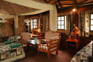فندق Sikumi Tree Lodge