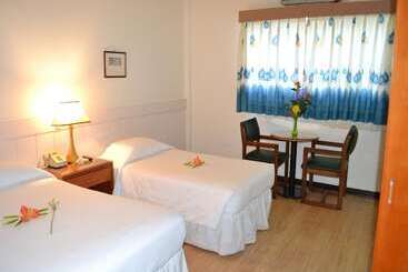 هتل West Plaza Downtown