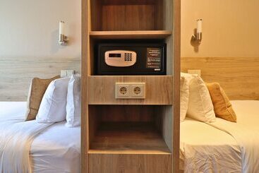 Xo Hotels Blue Square