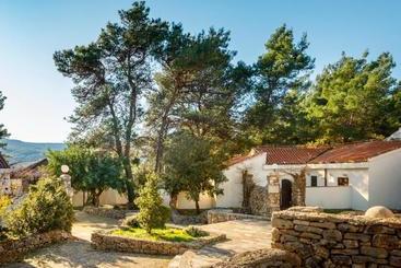 Trim Sunny Apartments By Valamar