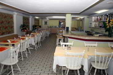 Hot Rate San Marino Hotel & Suites