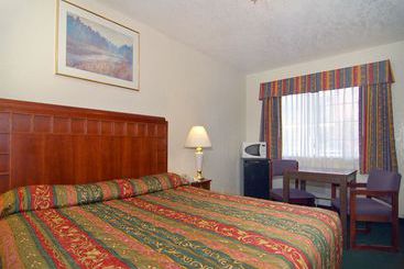 فندق American Inn & Suites