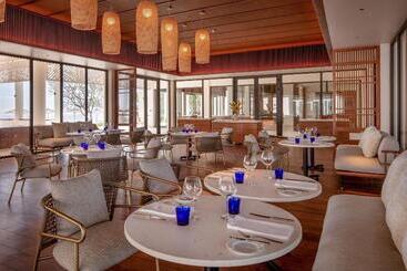 هتل Azerai Ke Ga Bay