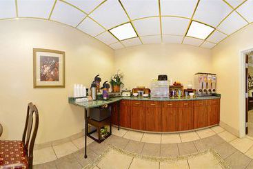 هتل Americas Best Value Inn Louisville